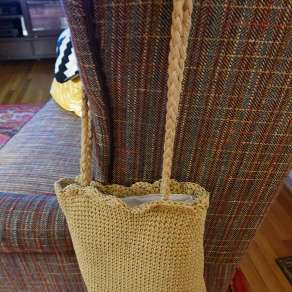 Crochet Bucket Shoulder Bag (NWT) - Picture 3 of 13